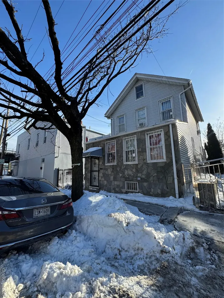690 E 240th Street Bronx NY 10470