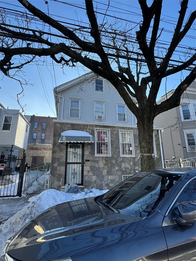 690 E 240th Street Bronx NY 10470