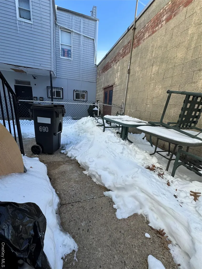 690 E 240th Street Bronx NY 10470