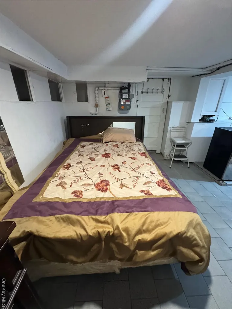 690 E 240th Street Bronx NY 10470
