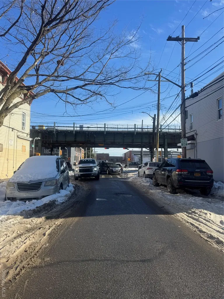 690 E 240th Street Bronx NY 10470