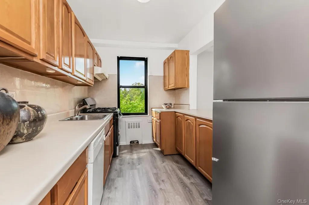 3840 Greystone Avenue Bronx NY 10463