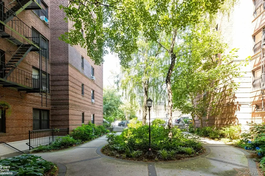 3840 Greystone Avenue Bronx NY 10463
