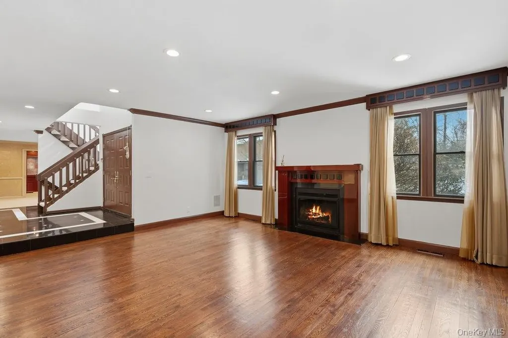 43 Hunt Drive Jericho NY 11753