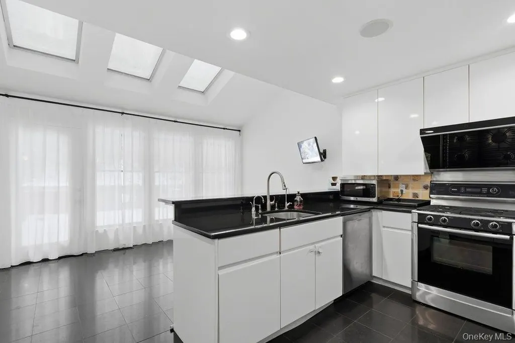 43 Hunt Drive Jericho NY 11753