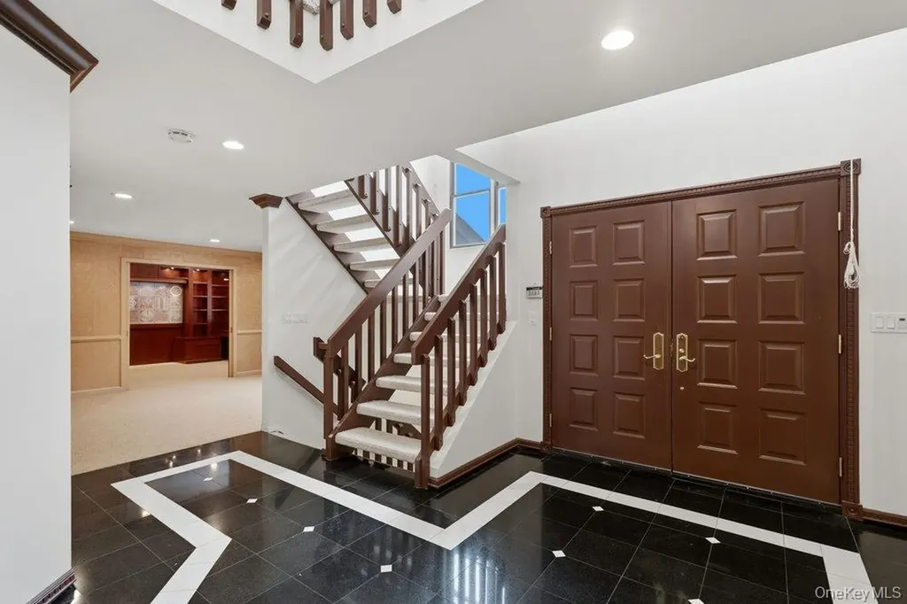 43 Hunt Drive Jericho NY 11753