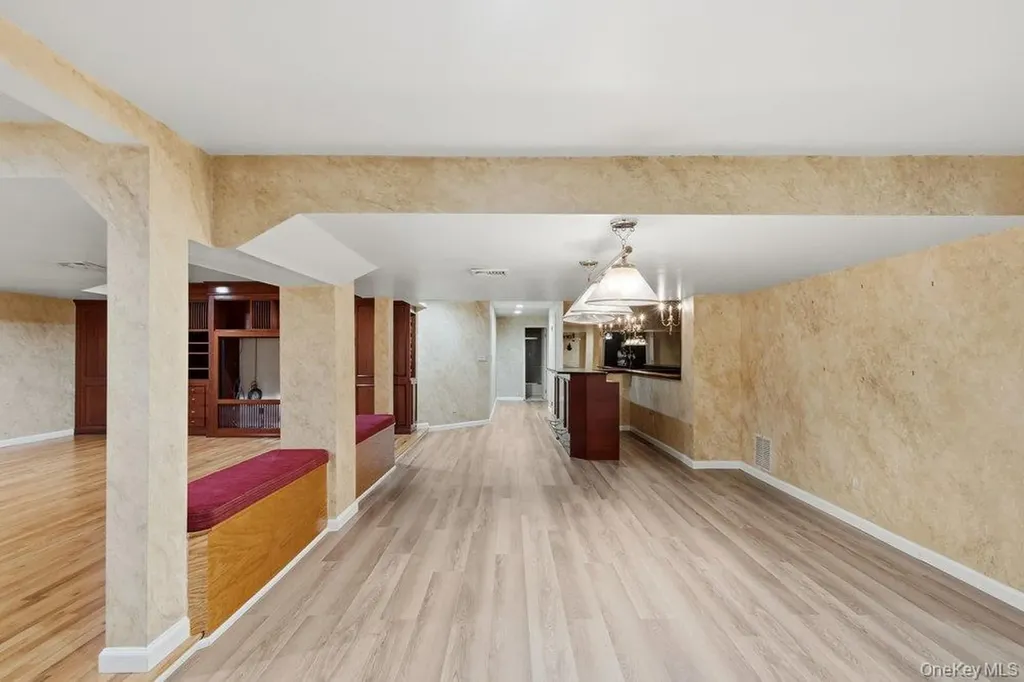 43 Hunt Drive Jericho NY 11753
