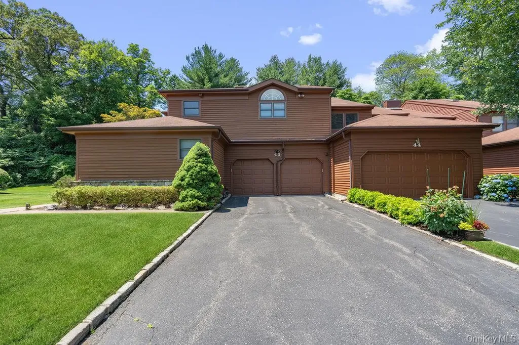 43 Hunt Drive Jericho NY 11753