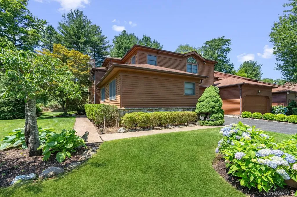 43 Hunt Drive Jericho NY 11753