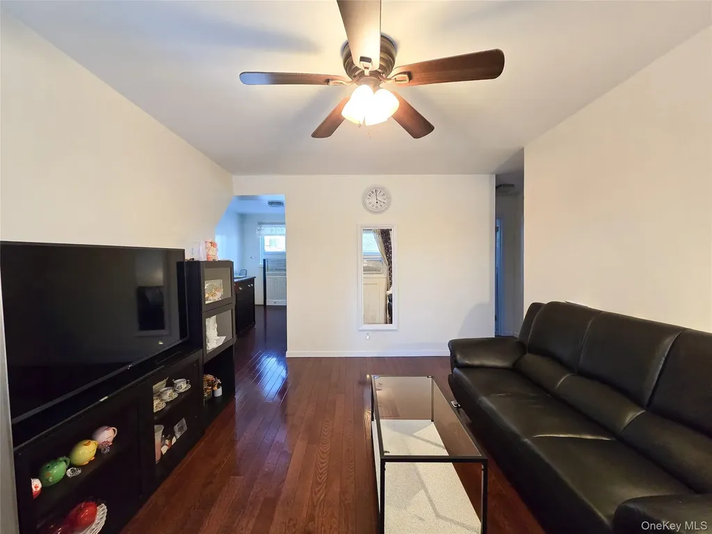 218-09 73 Avenue Bayside NY 11364