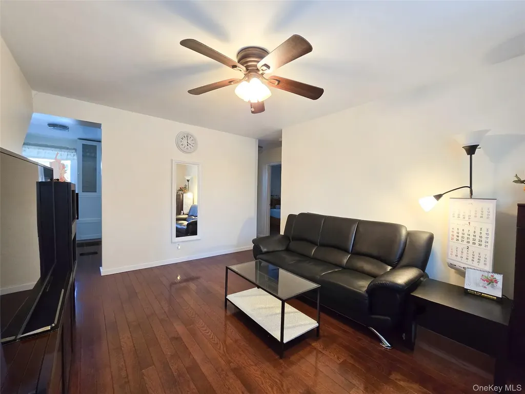 218-09 73 Avenue Bayside NY 11364