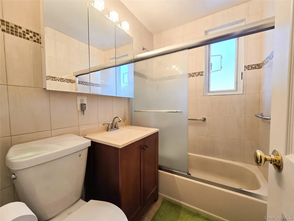 218-09 73 Avenue Bayside NY 11364