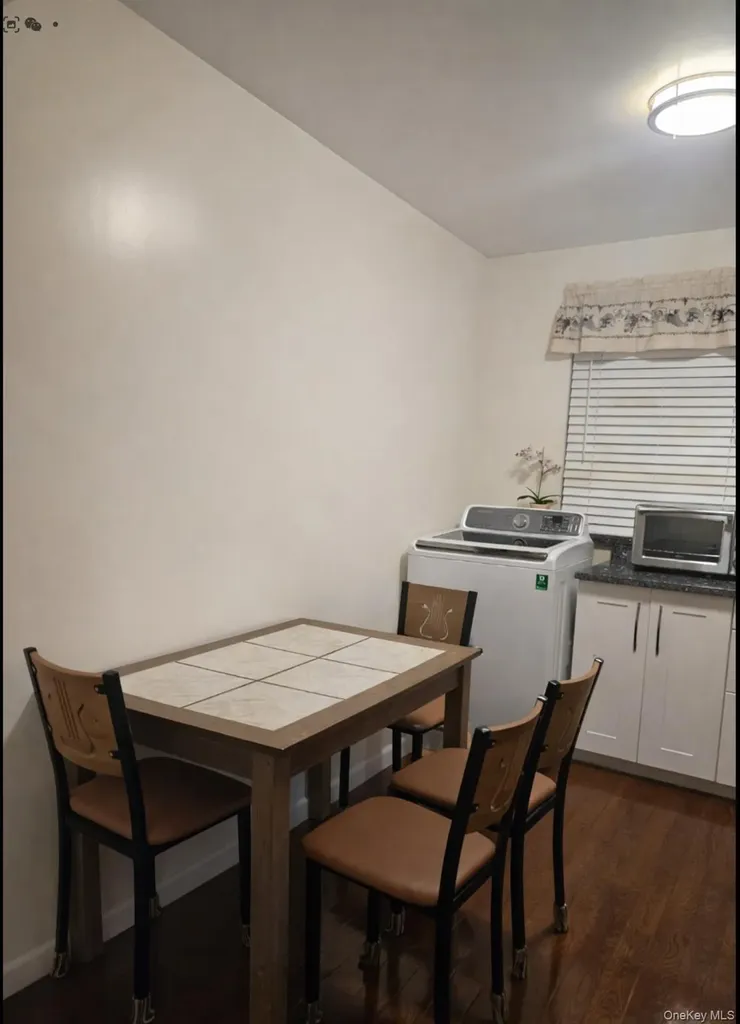 218-09 73 Avenue Bayside NY 11364