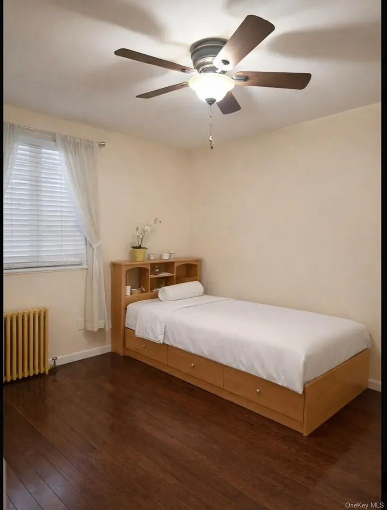218-09 73 Avenue Bayside NY 11364