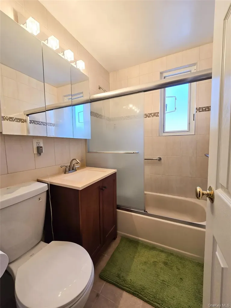 218-09 73 Avenue Bayside NY 11364