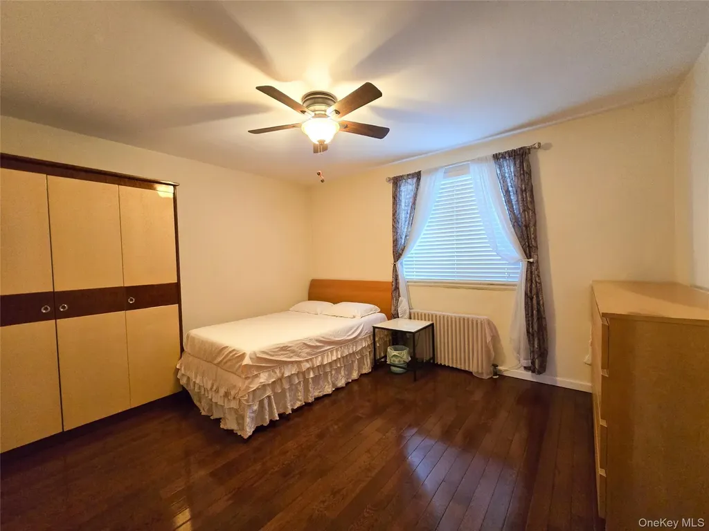 218-09 73 Avenue Bayside NY 11364