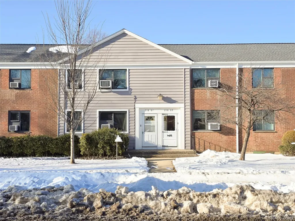 218-09 73 Avenue Bayside NY 11364