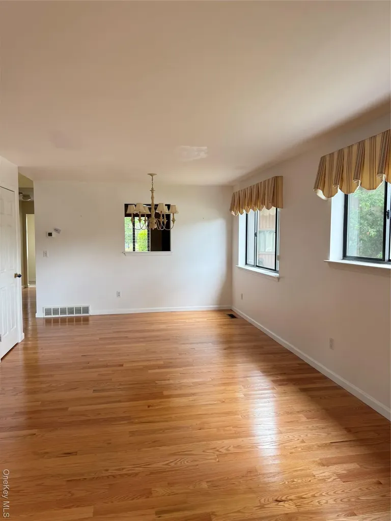 908 Scenic Lane Poughkeepsie NY 12603