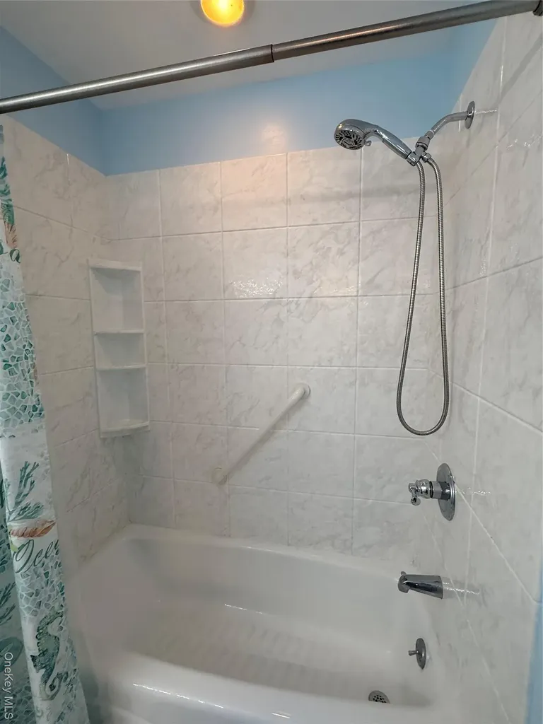 908 Scenic Lane Poughkeepsie NY 12603