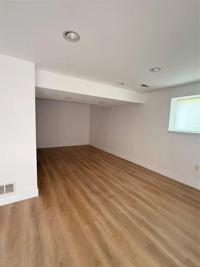 908 Scenic Lane Poughkeepsie NY 12603