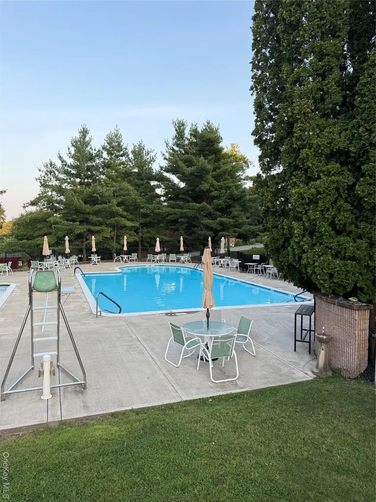 908 Scenic Lane Poughkeepsie NY 12603