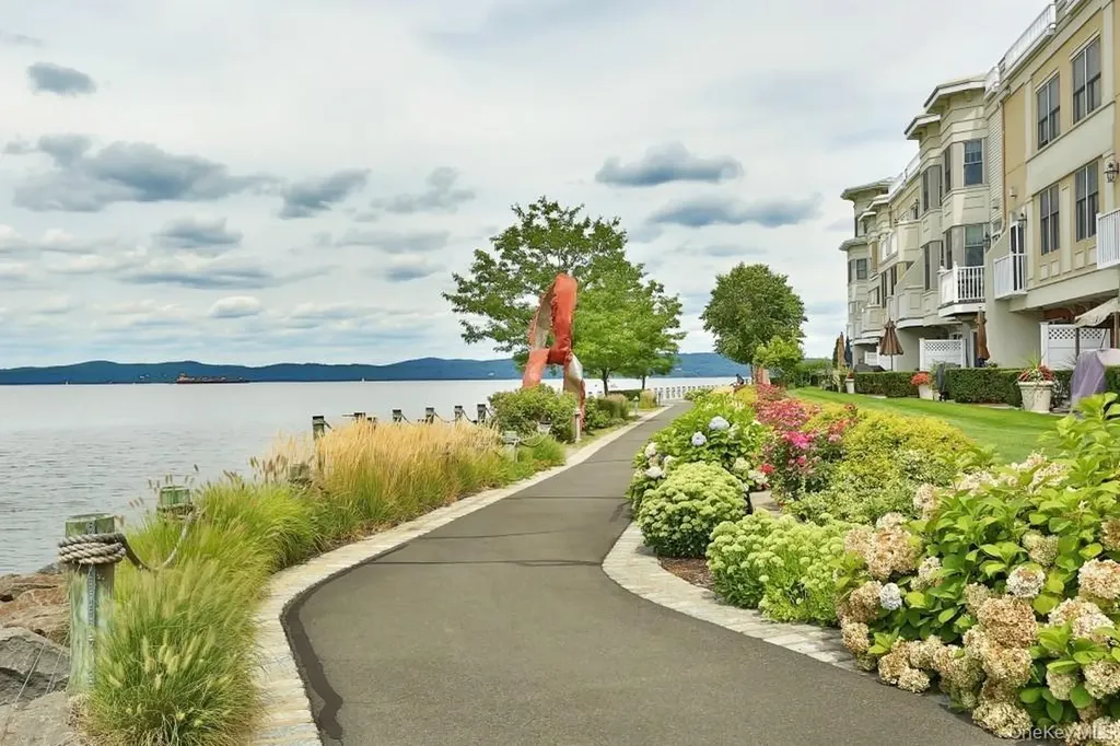 3 Bridge Lane Haverstraw NY 10927