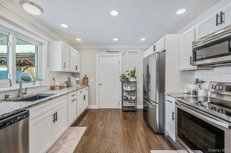 21 Jodi Drive Manorville NY 11949