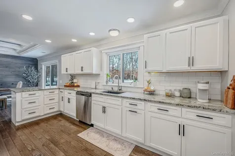 21 Jodi Drive Manorville NY 11949