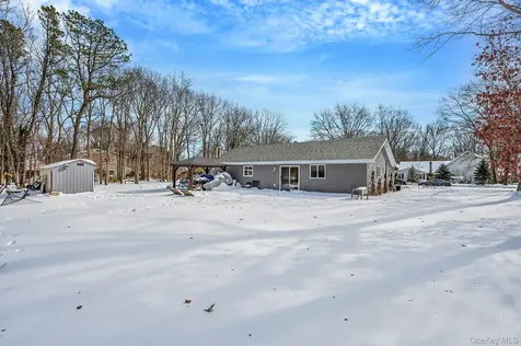 21 Jodi Drive Manorville NY 11949