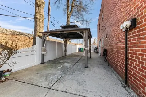 218-52 138th Road Laurelton NY 11413