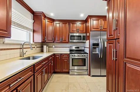 218-52 138th Road Laurelton NY 11413
