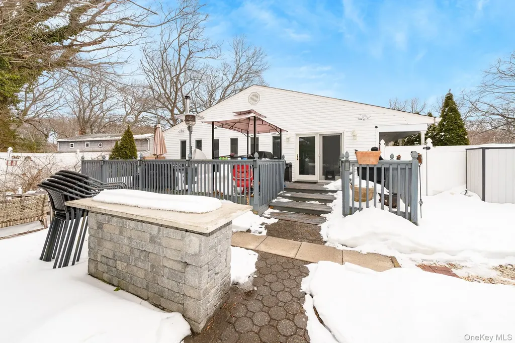 3 Aron Street Smithtown NY 11787