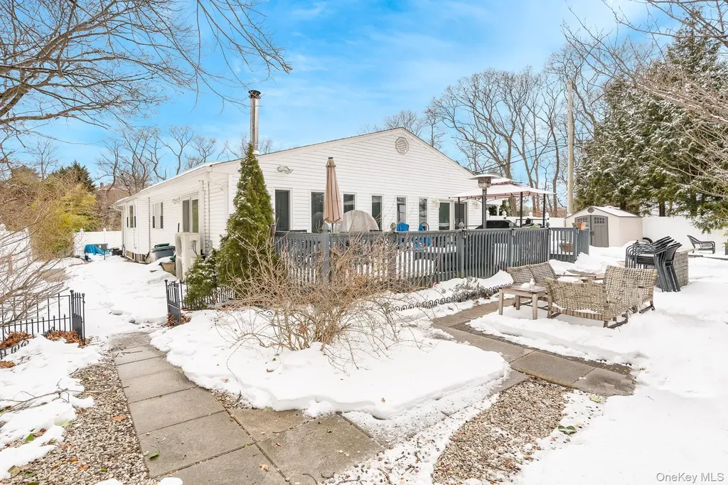 3 Aron Street Smithtown NY 11787