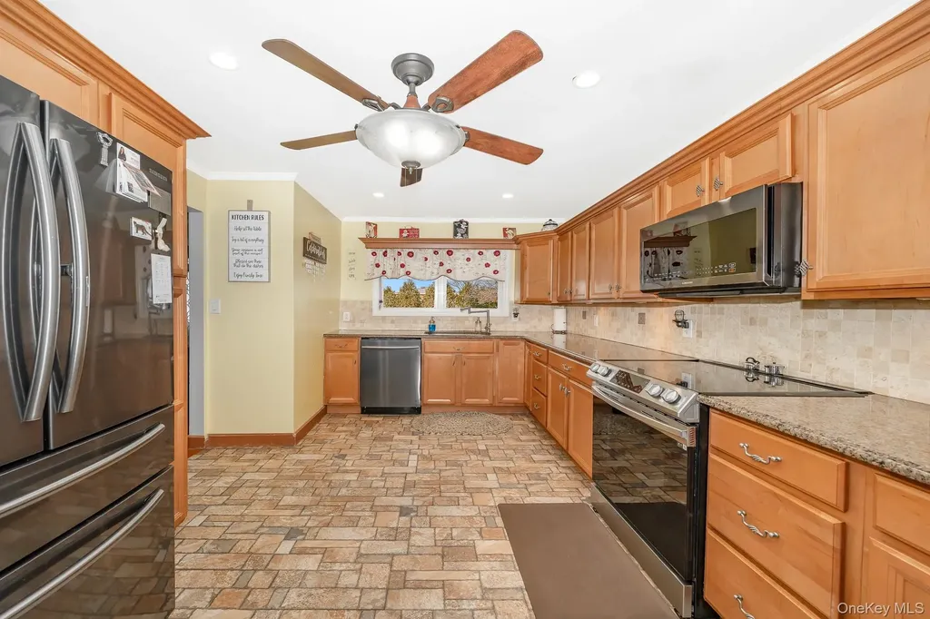 3 Aron Street Smithtown NY 11787