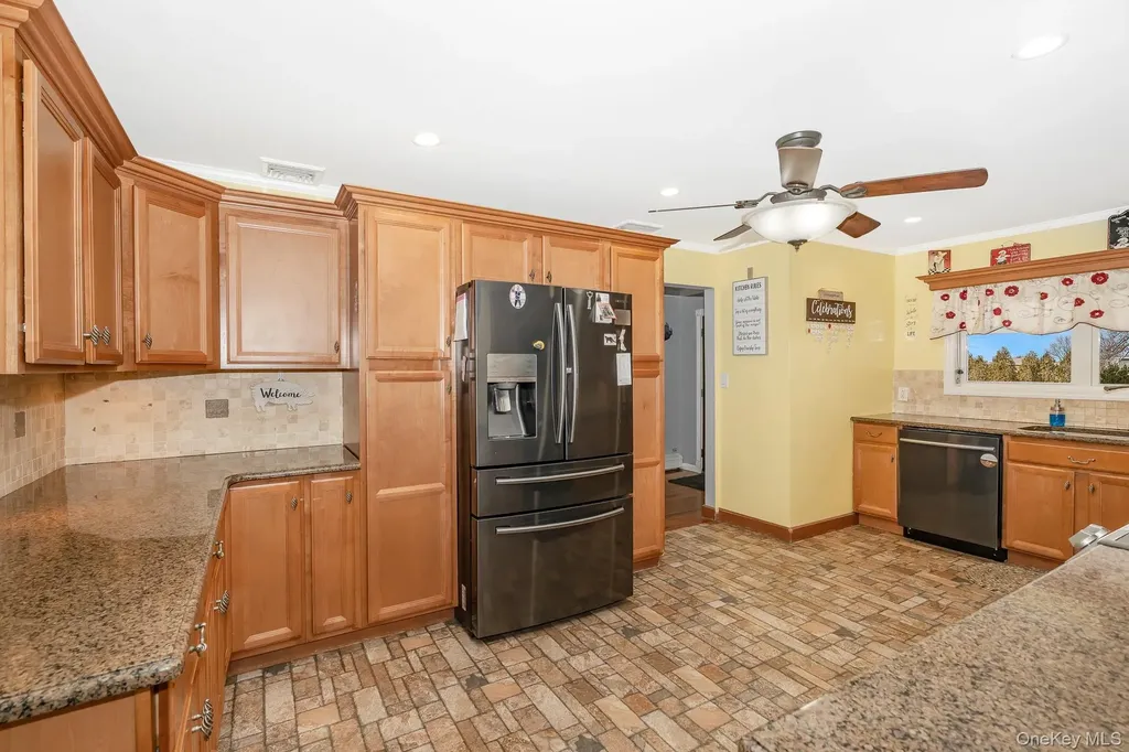 3 Aron Street Smithtown NY 11787