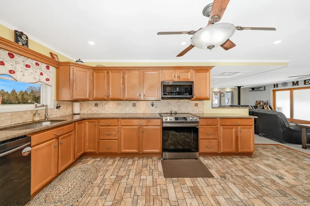 3 Aron Street Smithtown NY 11787