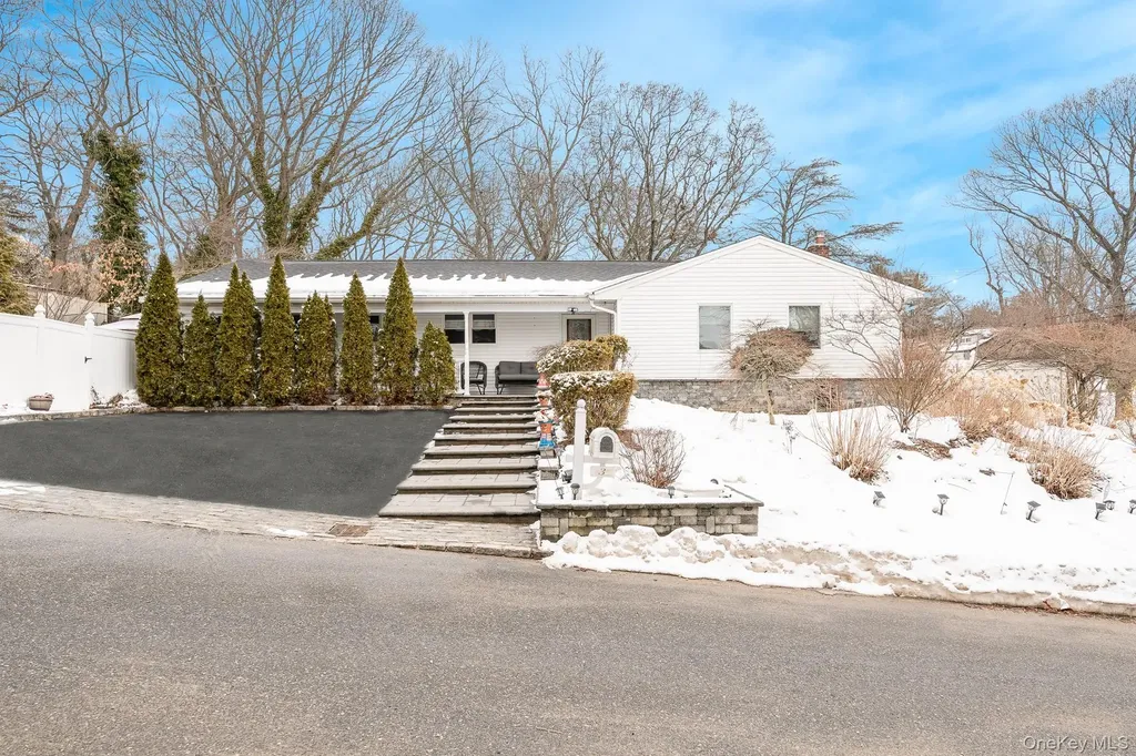 3 Aron Street Smithtown NY 11787