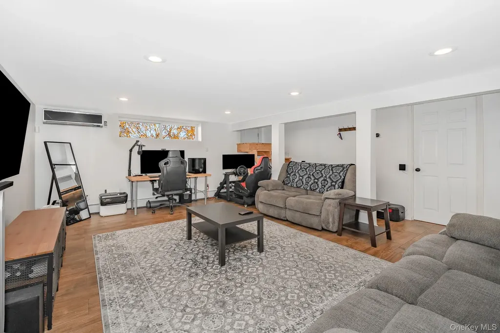 3 Aron Street Smithtown NY 11787