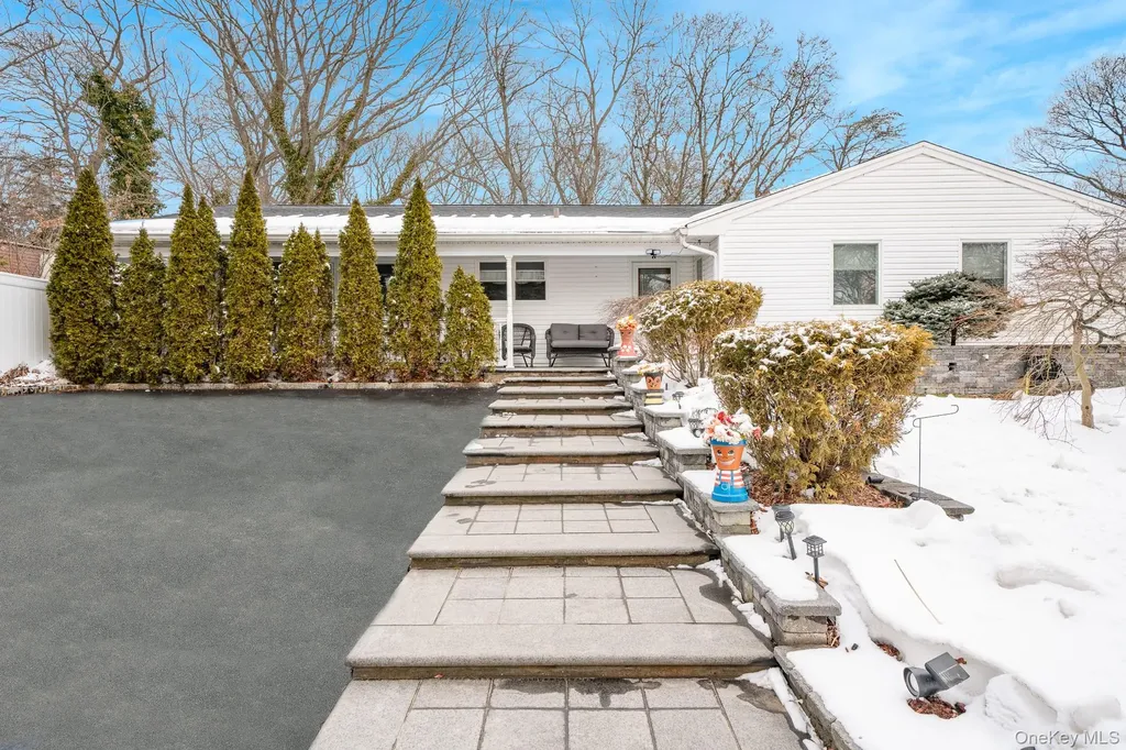 3 Aron Street Smithtown NY 11787
