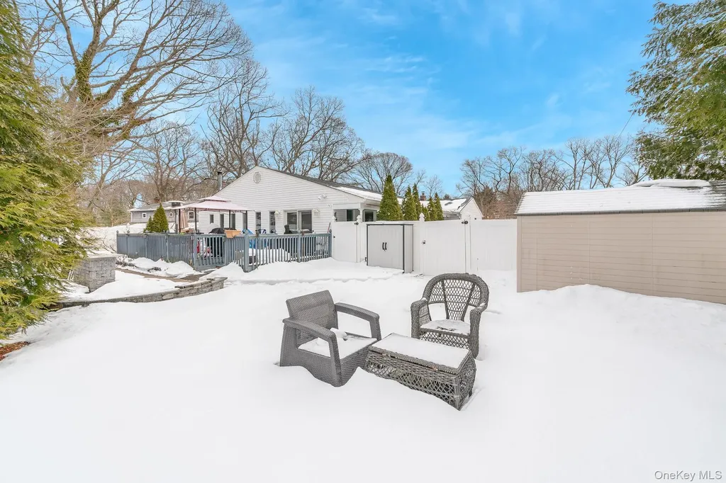 3 Aron Street Smithtown NY 11787