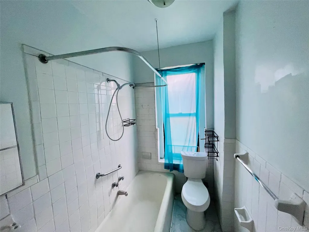 2199 Holland Avenue Bronx NY 10462