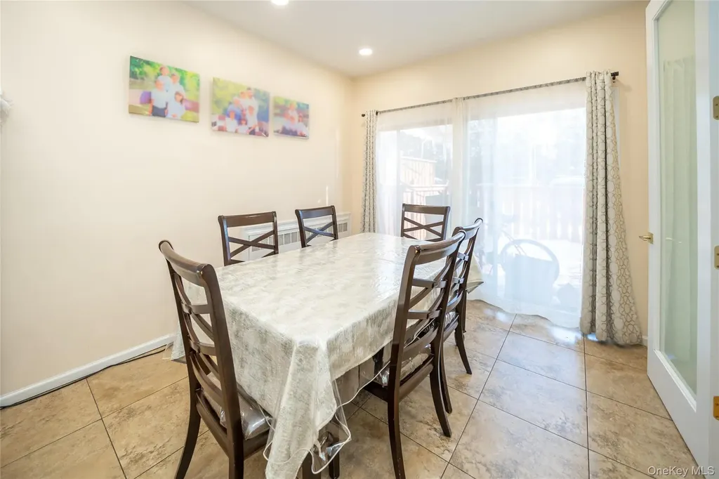 4 Rose Garden Way Monsey NY 10952