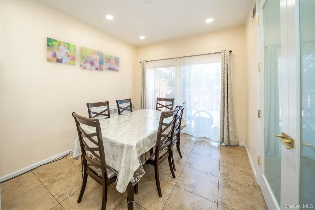 4 Rose Garden Way Monsey NY 10952