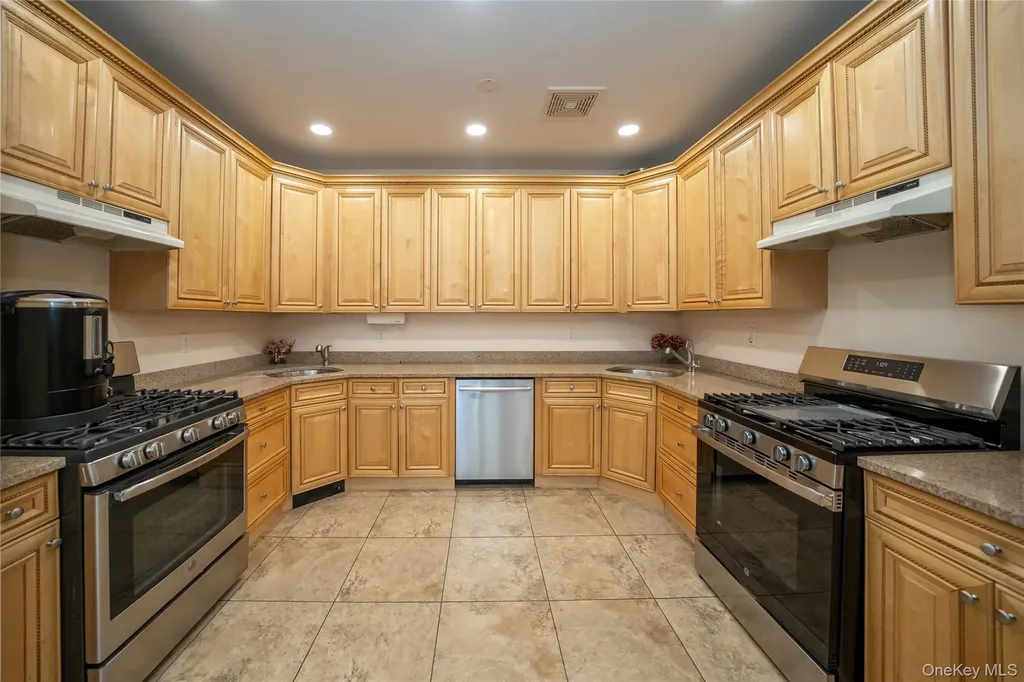 4 Rose Garden Way Monsey NY 10952