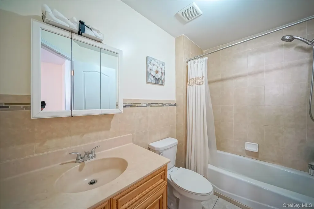 4 Rose Garden Way Monsey NY 10952