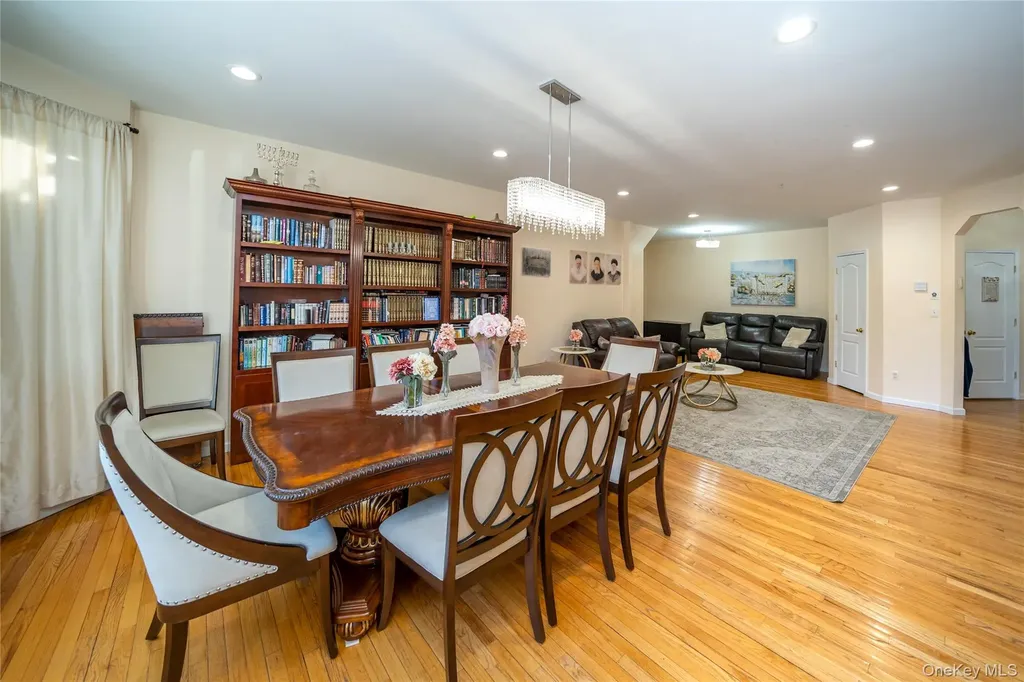 4 Rose Garden Way Monsey NY 10952