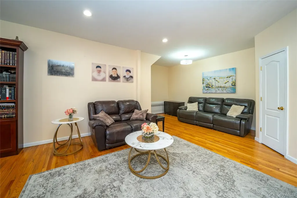 4 Rose Garden Way Monsey NY 10952