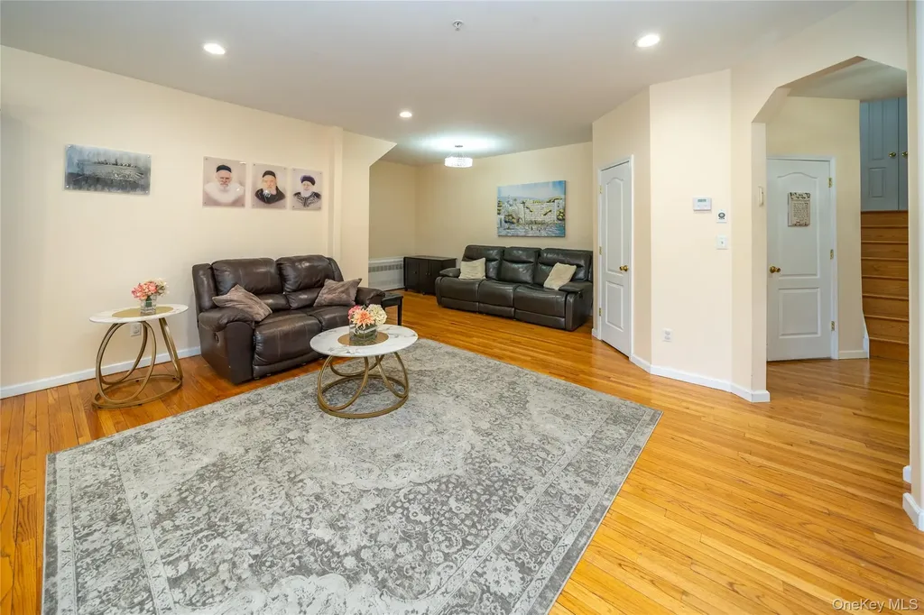 4 Rose Garden Way Monsey NY 10952