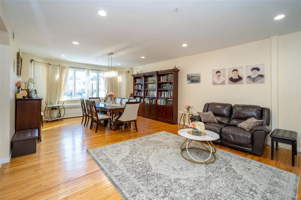 4 Rose Garden Way Monsey NY 10952