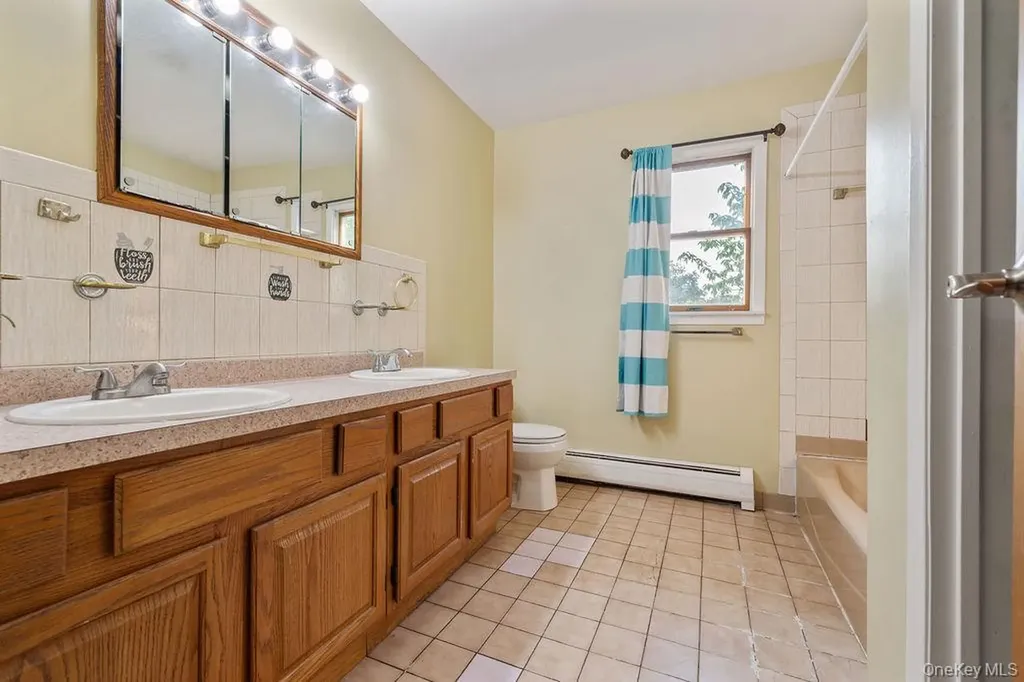 12 Gillis Avenue Nyack NY 10960